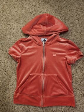 Vintage Juicy Couture short-sleeve velour hoodie in a peach-orange color XS